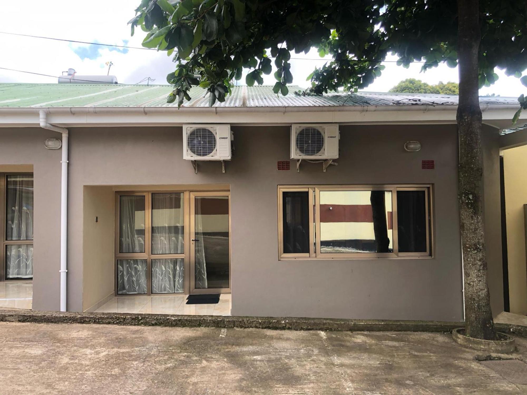 Travelodge Blantyre Bagian luar foto