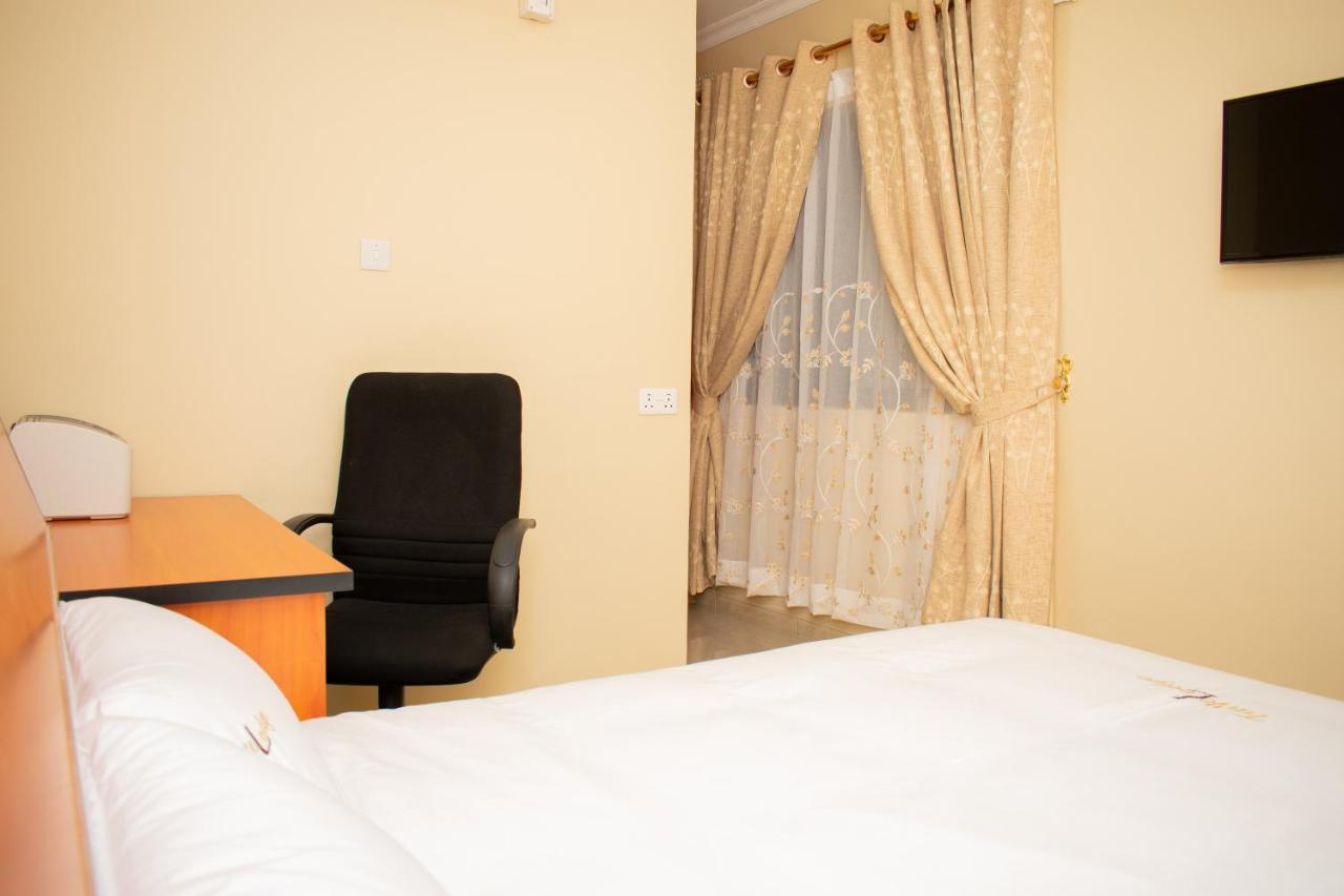 Travelodge Blantyre Bagian luar foto